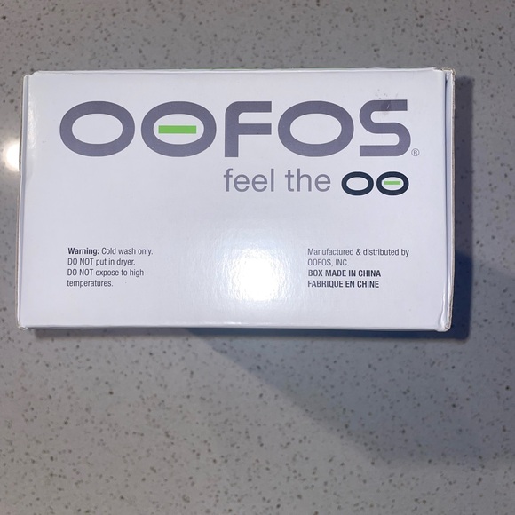 ๐ OOFOS Womenโs Black/White Mesh ๐ - Picture 10 of 15